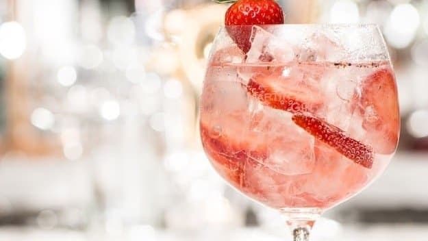 Strawberry Gin & Tonic