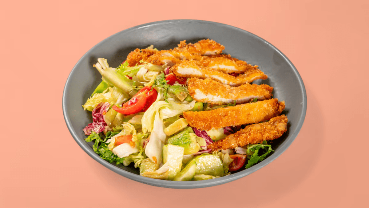 Салата с хрупкаво пиле