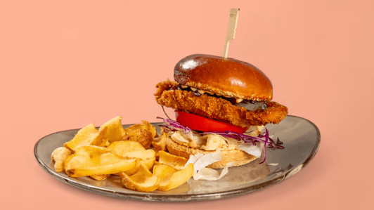 Бургер с хрупкаво пилешко филе
